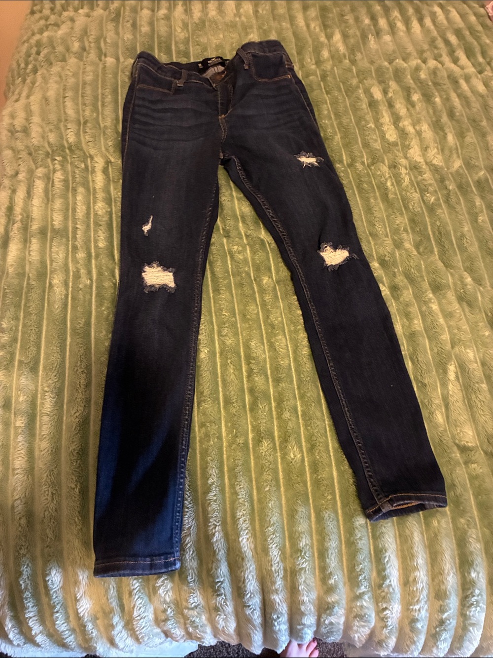 Hollister Dark Blue Women's Distressed Skinny Jeans - Picture 2 of 4
